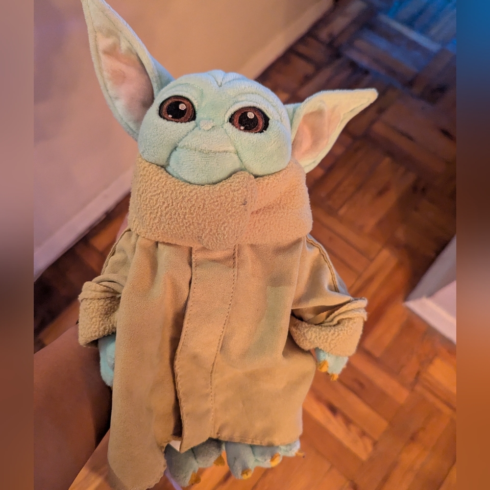 Disney Store Star Wars Mandalorian Baby Yoda The Child Plush Toy